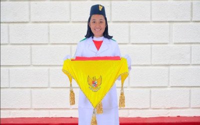 Siapakah Pembawa Baki Paskibraka Tingkat SMA Swasta Katolik Warta Bakti Kefamenanu?